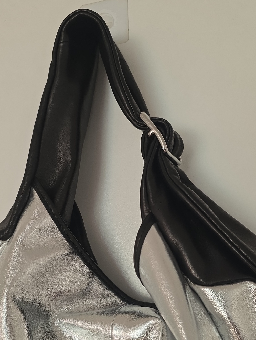 RARE HTF Aimee Kestenberg Silver and Black Fringe Shoulder Bag - Designer Style - Picture 11 of 15